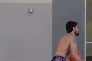 职业扣将！这动作拿到NBA扣篮大赛，是不是妥妥夺冠了？