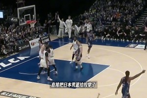 韩国第一3分神射手李贤重真的太强了！直接教育日本男篮做人！